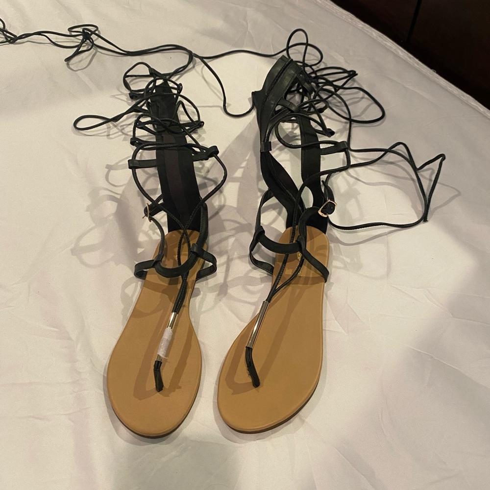 NEW Sandals - Picture 3 of 7